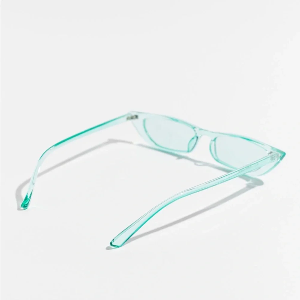 NWT UO 90s Y2K Skinny Estelle Slim Emerald Sunglasses